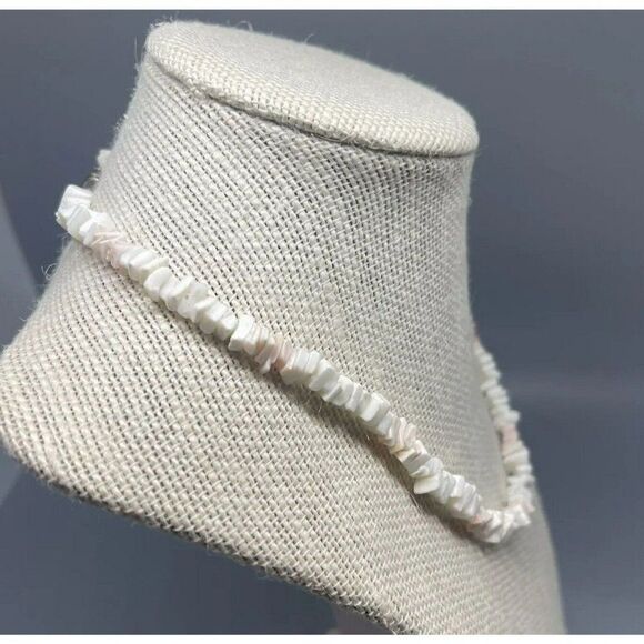 Pink And White‎ Natural Puka Shell Necklace Screw Clasp 17” - Picture 4 of 4